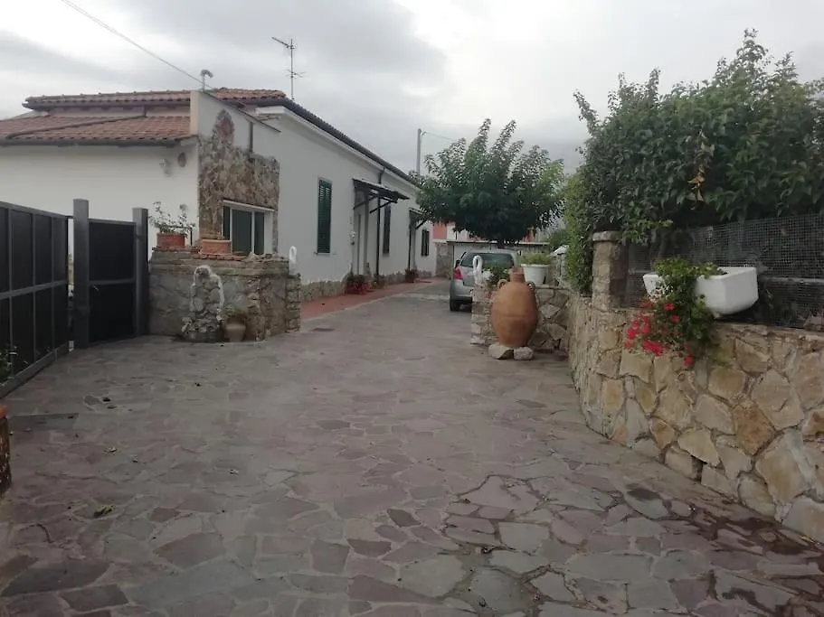 Villetta A Schiera Nei Pressi Del Mare Livorno Italien